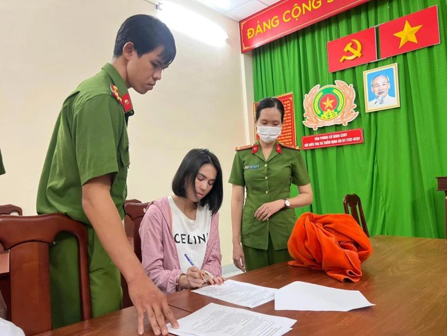 Ngọc Trinh bất ngờ khoá mạng xã hội, một đạo diễn vạch trần con người của chân dài sau khi bị bớ - Hình 1