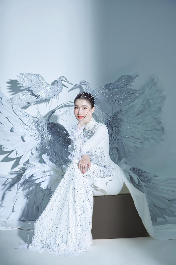 Phương Nhi diện trang phục dân tộc nặng 10kg vẫn làm fan sắc đẹp thất vọng vì 1 lý do - Hình 4