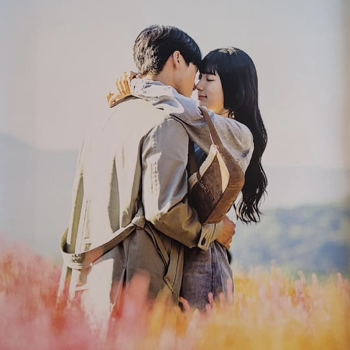 Suzy vừa tái xuất với Doona đã khiến fan nghẹt thở với hàng loạt cảnh phòng the cực nóng - Hình 1