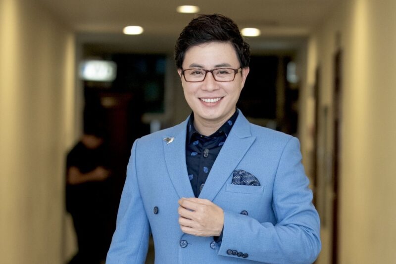 MC Trịnh Lê Anh: Nam MC VTV kiêm giảng viên Đại học Quốc gia và chuyện tình 10 năm với học trò cũ - Hình 2