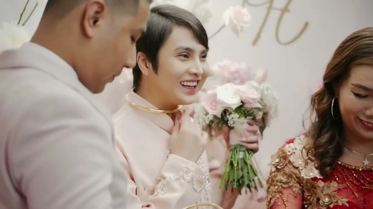 Chàng trai lấy chồng vài năm đòi làm con trai trở lại, rủ thêm người thứ 3 yêu chung vì thấy chán - Hình 1
