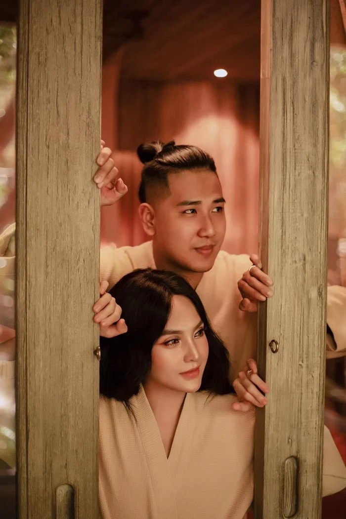 Chàng trai lấy chồng vài năm đòi làm con trai trở lại, rủ thêm người thứ 3 yêu chung vì thấy chán - Hình 2