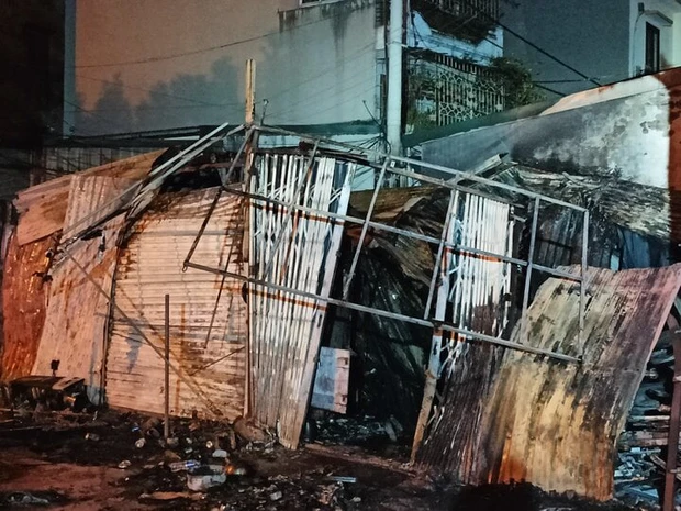 Cháy nhà, 3 mẹ con thương vong ở Hà Nội: Người sống sót kể lại thời khắc lao vào ngọn lửa - Hình 6