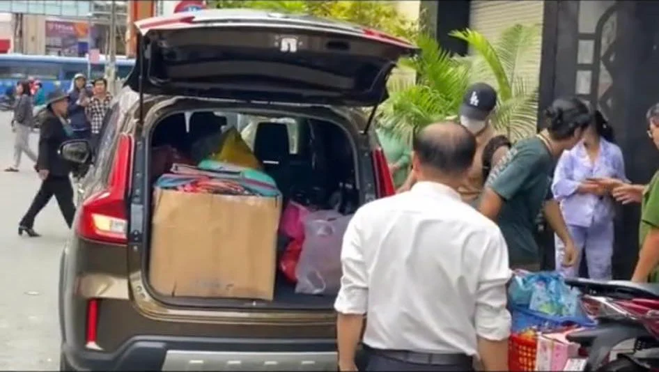 Mẹ con Hồng Phượng bị Hồng Loan tống ra khỏi nhà, phải dọn đồ đi gấp, netizen vỗ tay ăn mừng - Hình 3