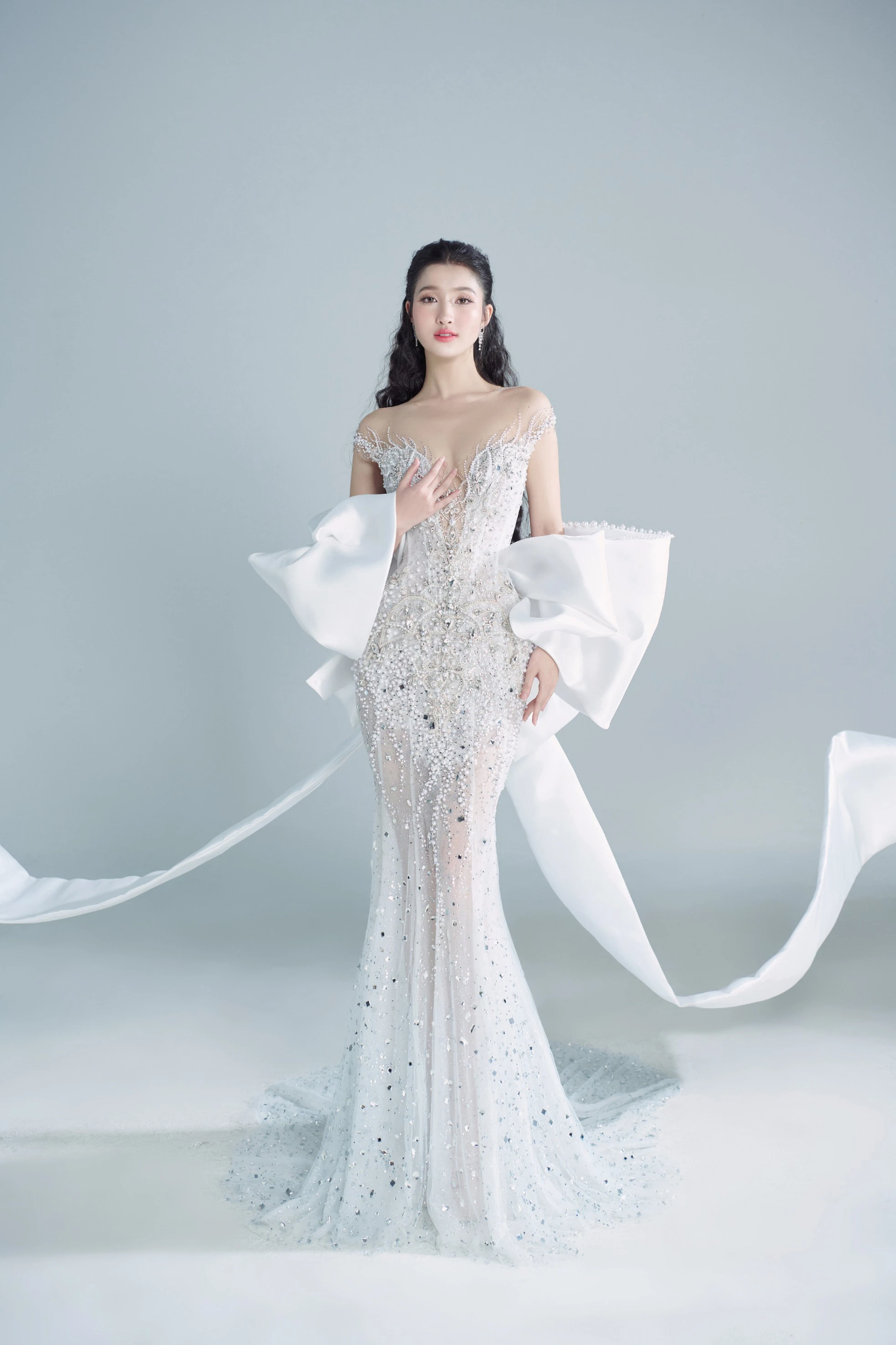 Phương Nhi bật khóc nức nở khi trượt Top 7 cuộc thi quốc tế, bà trùm hoa hậu nói gì? - Hình 1