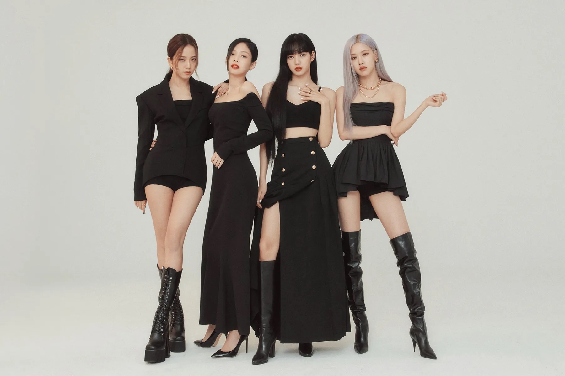 Bạn thân Lisa bật mí tình trạng hợp đồng của em út BLACKPINK và YG, ẩn ý về thời điểm được công bố - Hình 8