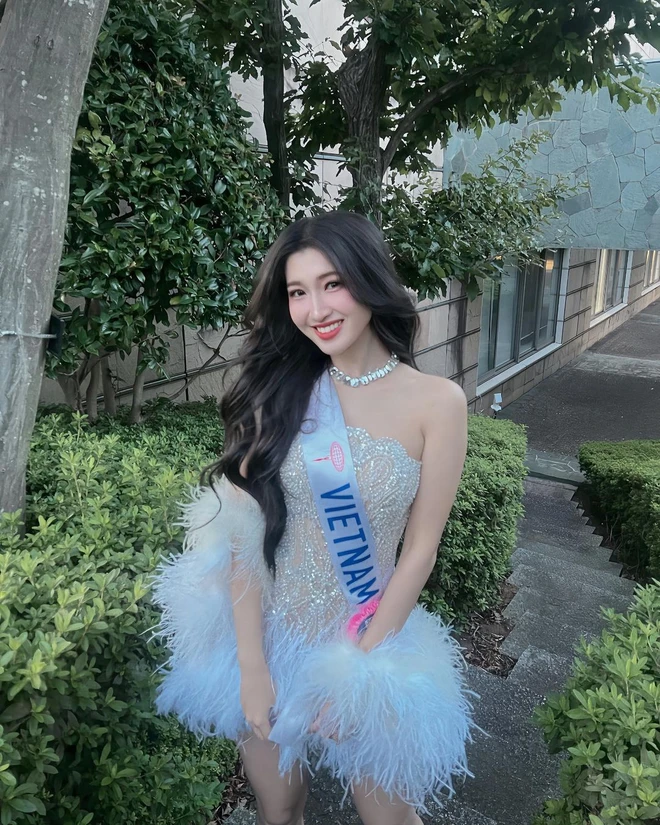 Phương Nhi rộ clip 2 lần kêu gọi bình chọn đều đọc sai tên cuộc thi, netizen: Top 15 là may rồi? - Hình 6