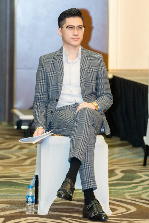 Tim Dương - Người đàn ông được săn lùng nhất MXH: Profile khủng, thân thiết với HH Lê Hoàng Phương - Hình 5