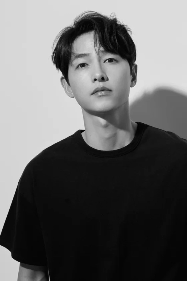 Song Joong Ki bị tố bệnh ngôi sao, thái độ trịch thượng, gây ồn ào khi nhắc về quý tử vừa chào đời - Hình 2