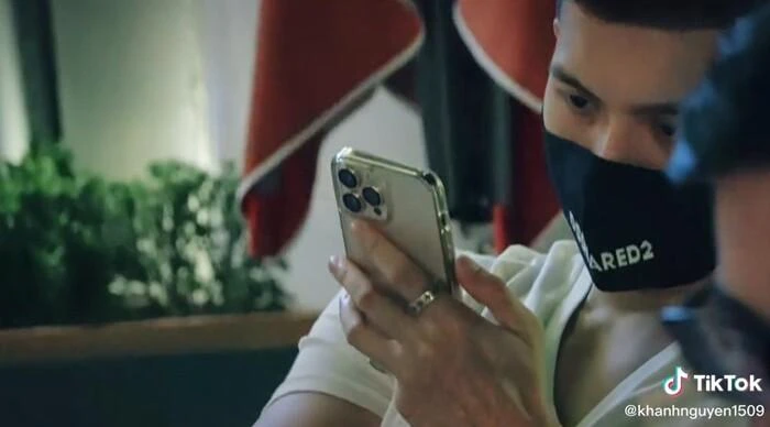 Tình trẻ Lâm Bảo Châu gây xôn xao với biểu cảm ngán ngẩm khi nghe Lệ Quyên hát ở Chị Đẹp Đạp Gió? - Hình 2