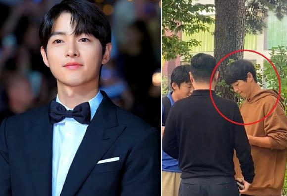 Song Joong Ki lộ nhan sắc già nua xấu xí qua ảnh do người đi đường chụp, CĐM chê kém xa Song Hye Kyo - Hình 3