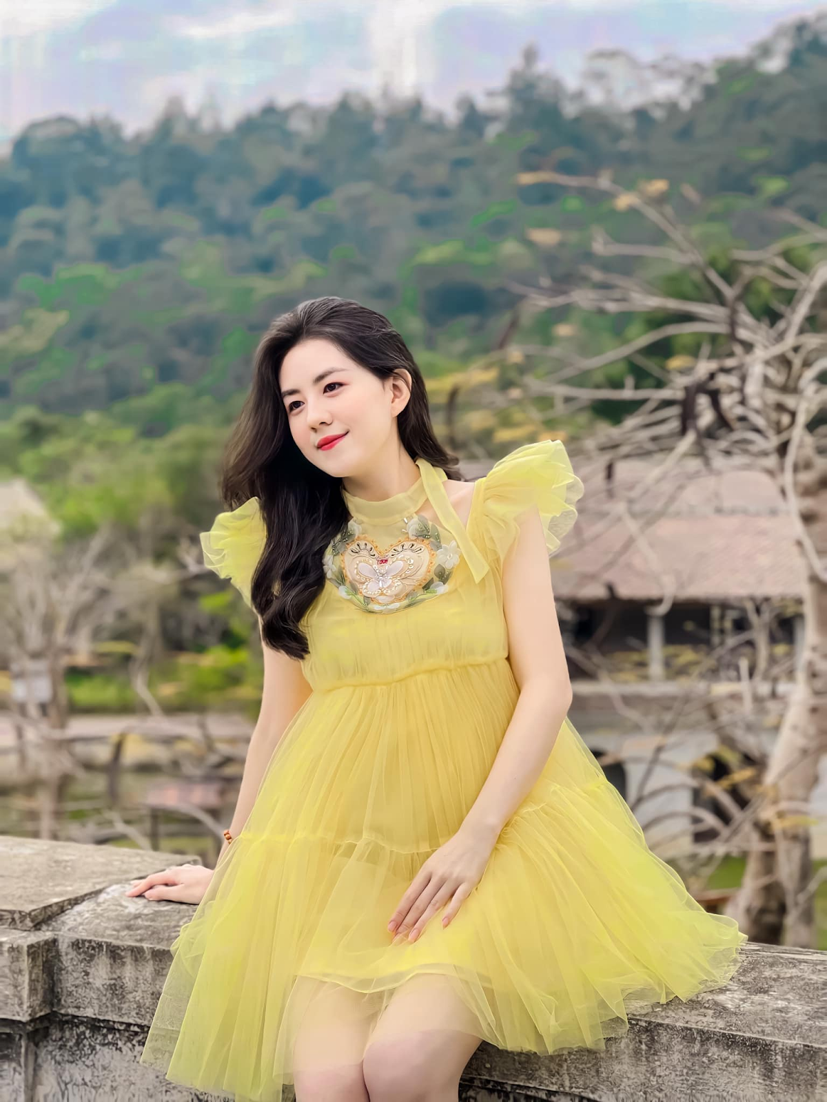 Thái Minh Nguyệt: Bản sao Ngọc Trinh đẹp tựa thiên thần, nổi tiếng nhờ đóng phim học đường Cấp 3 - Hình 5