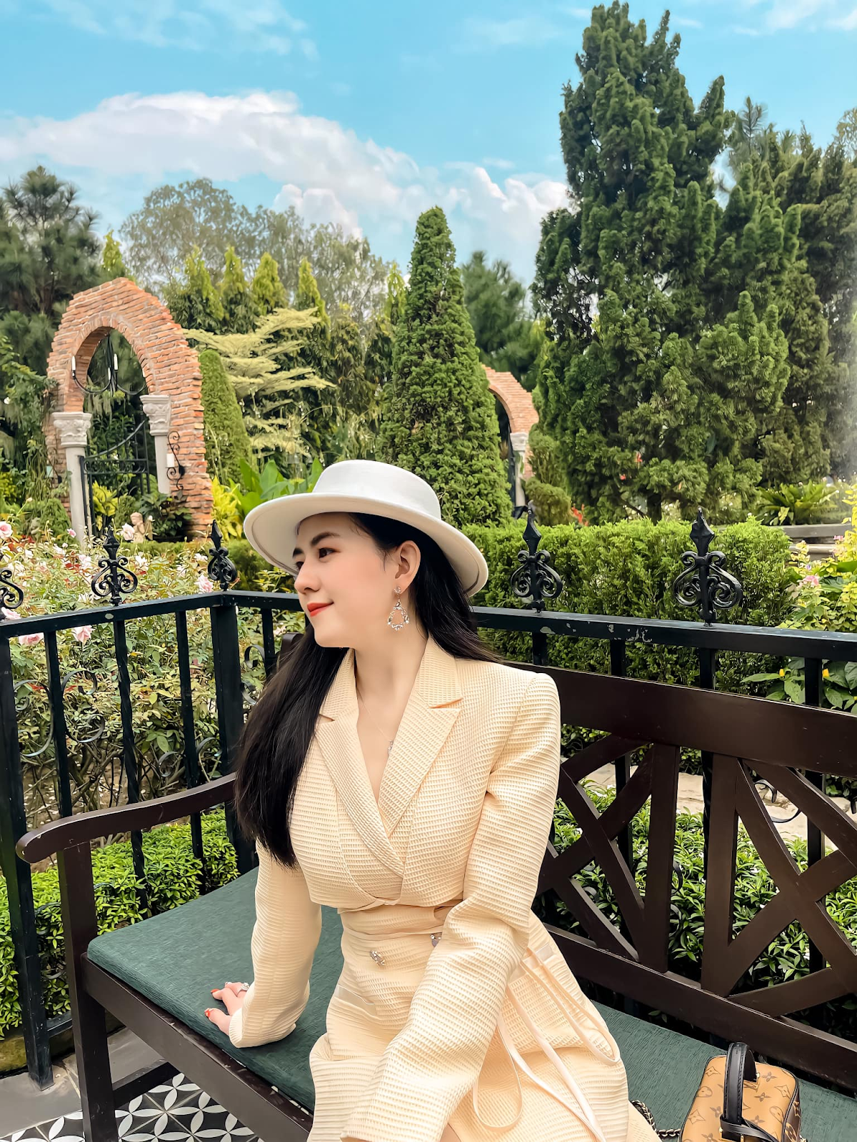 Thái Minh Nguyệt: Bản sao Ngọc Trinh đẹp tựa thiên thần, nổi tiếng nhờ đóng phim học đường Cấp 3 - Hình 1