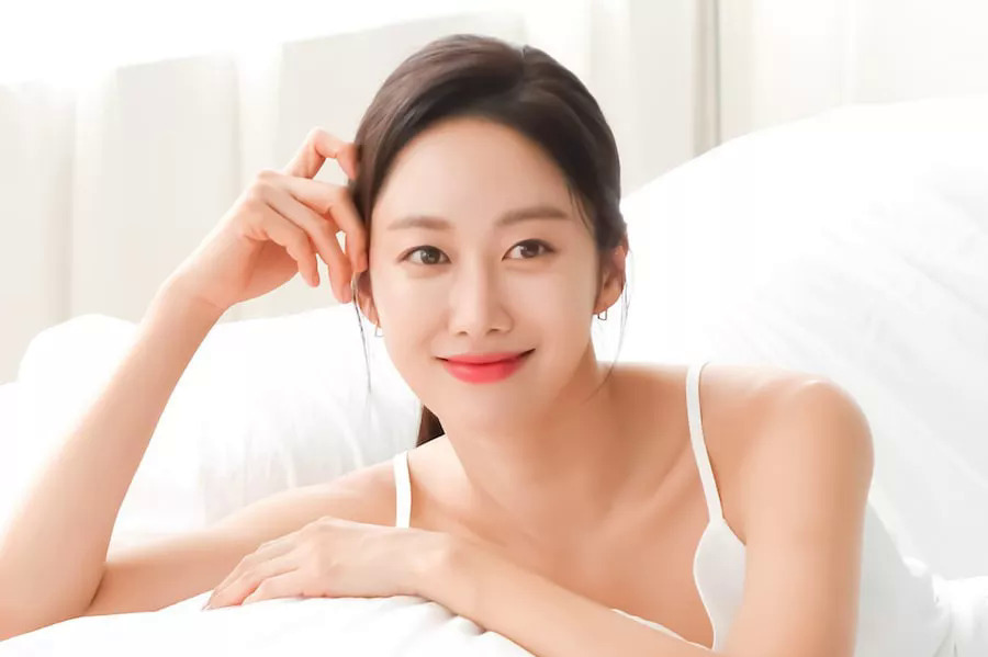 Jeon Hye Bin: Mỹ nhân quyến rũ nhất nhì màn ảnh Hàn, sự nghiệp nổi tiếng nhờ mối tình với Lee Jun Ki - Hình 3