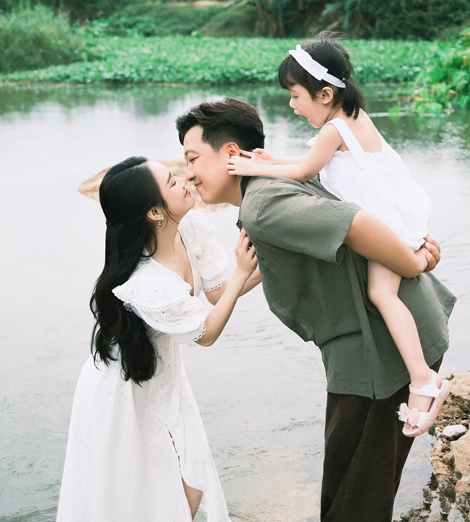 Nhã Phương bật khóc khi hạ sinh con thứ 2, động thái của con gái đồng lòng gây chú ý - Hình 6