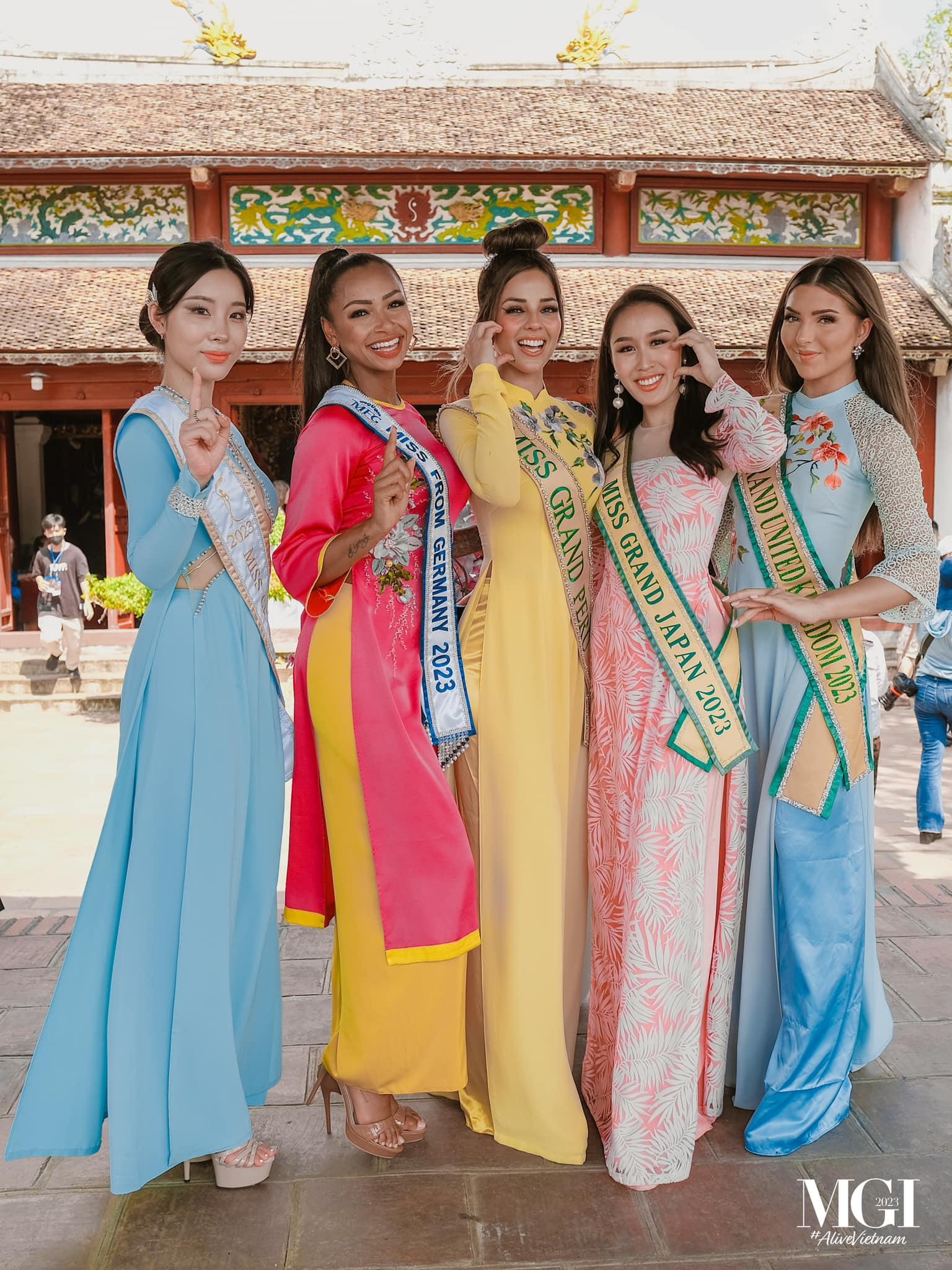 Miss Grand 2023: 1 thí sinh bỏ cuộc về nước vì nhớ bố mẹ, khó chịu khi phải thay đồ, makeup liên tục - Hình 1