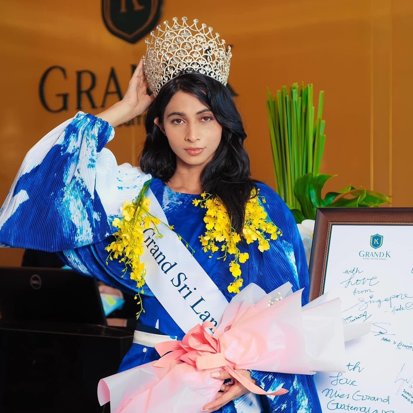 Miss Grand 2023: 1 thí sinh bỏ cuộc về nước vì nhớ bố mẹ, khó chịu khi phải thay đồ, makeup liên tục - Hình 7