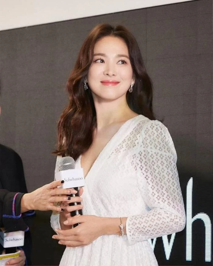 Song Hye Kyo bất ngờ bị công kích khi hé lộ vẫn giữ khư khư 1 điều từ lúc yêu Song Joong Ki đến nay - Hình 2