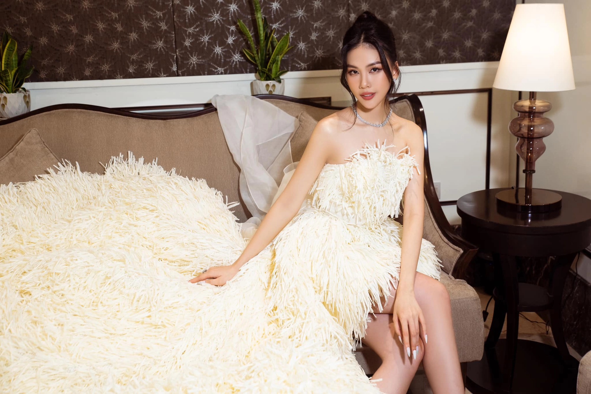 Bùi Quỳnh Hoa không bị tước vương miện dù thừa nhận hút bóng cười từ thời học cấp 3, lý do là gì? - Hình 4