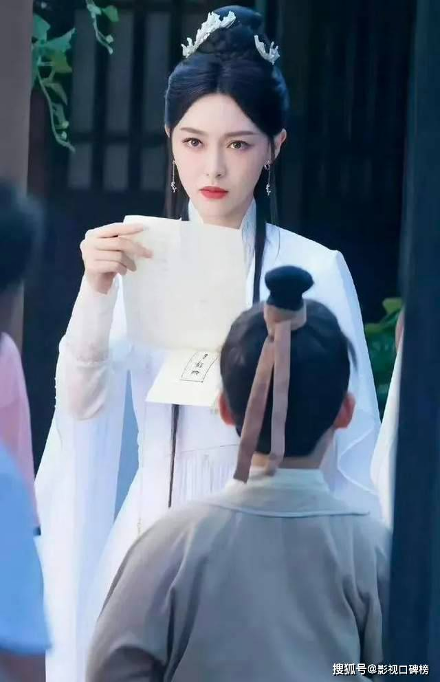 Đường Yên bị chê trong dự án mới, bị Dương Mịch, Triệu Lệ Dĩnh đá rớt đài không thương tiếc - Hình 2