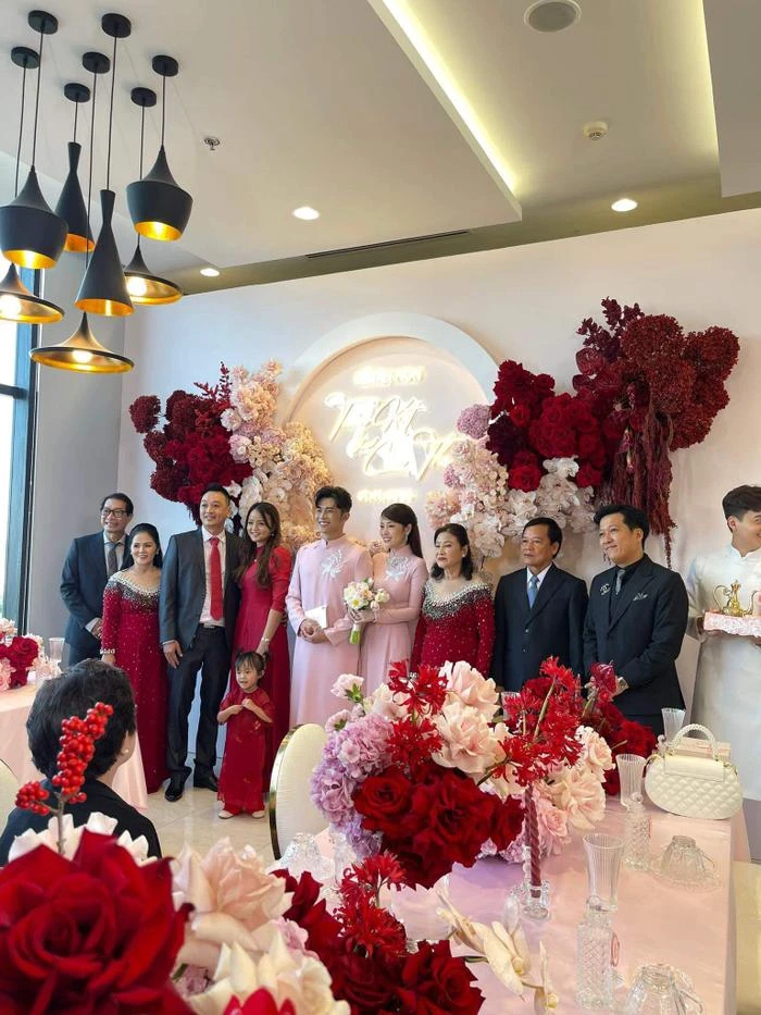 Mẹ Puka để lộ mối quan hệ với chị sui ngay ngày trọng đại, Anh Tú bóc lì xì khủng - Hình 2