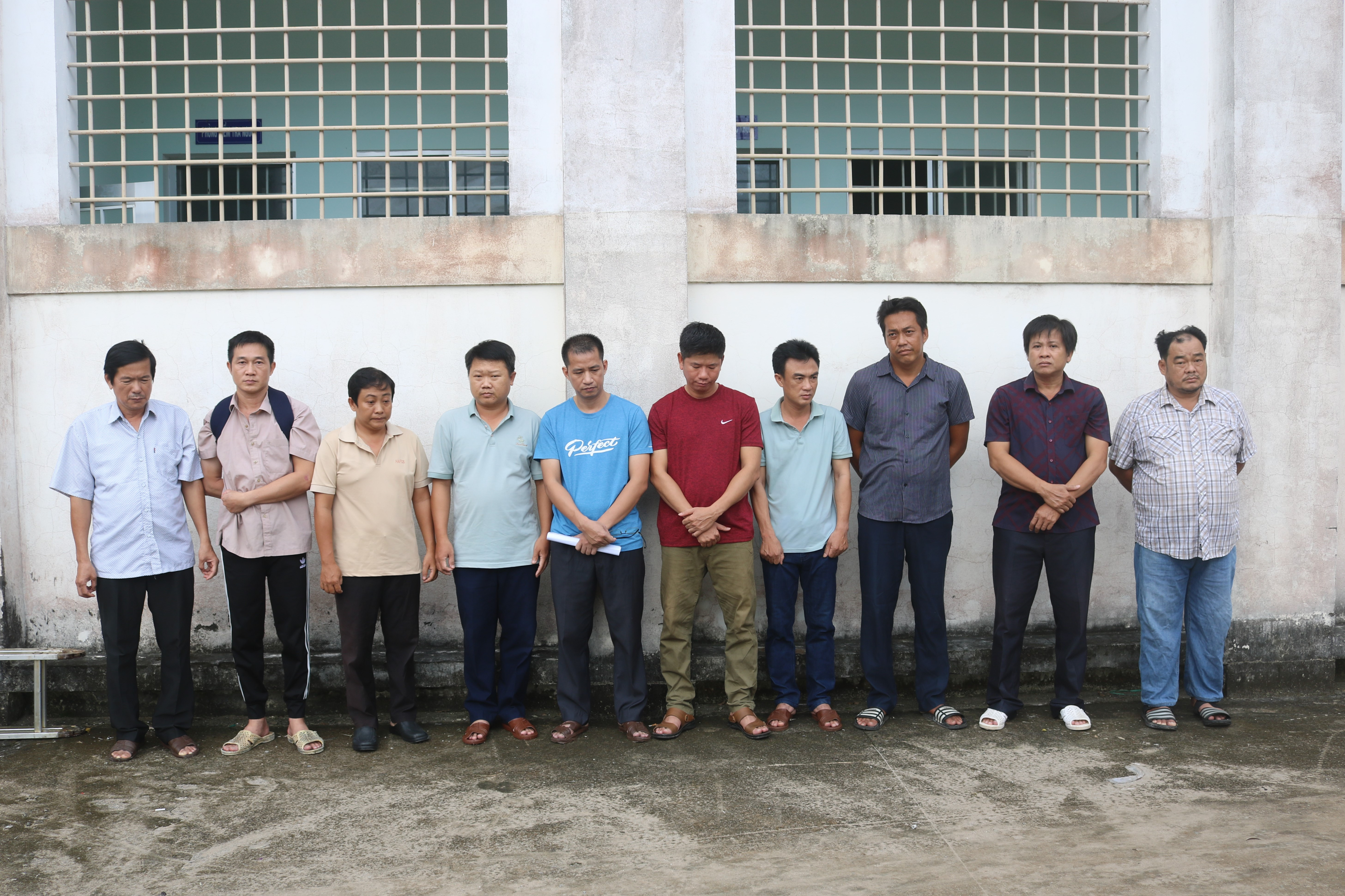 2 nguyên chủ tịch huyện cùng hàng loạt cán bộ ở Kiên Giang bị khởi tố - Hình 1