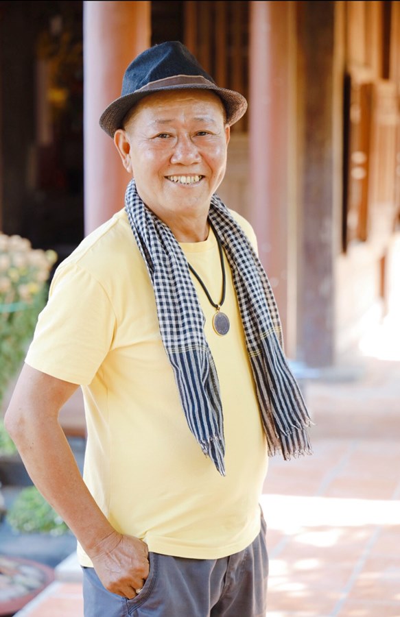 Cuộc đời nam nghệ sĩ nằm viện mổ được Cát Phượng cho người mang tiền tới lo viện phí - Hình 1