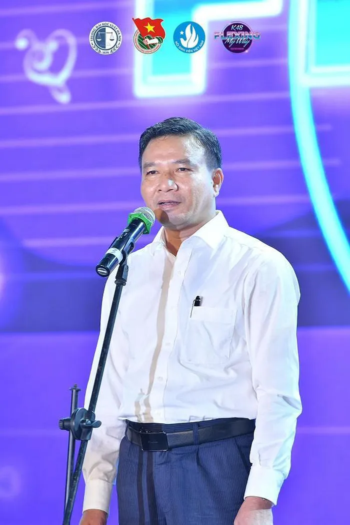 Đắm chìm vào bữa tiệc âm nhạc sôi động chào tân Flexing My Way - Hình 2