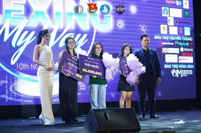Đắm chìm vào bữa tiệc âm nhạc sôi động chào tân Flexing My Way - Hình 7