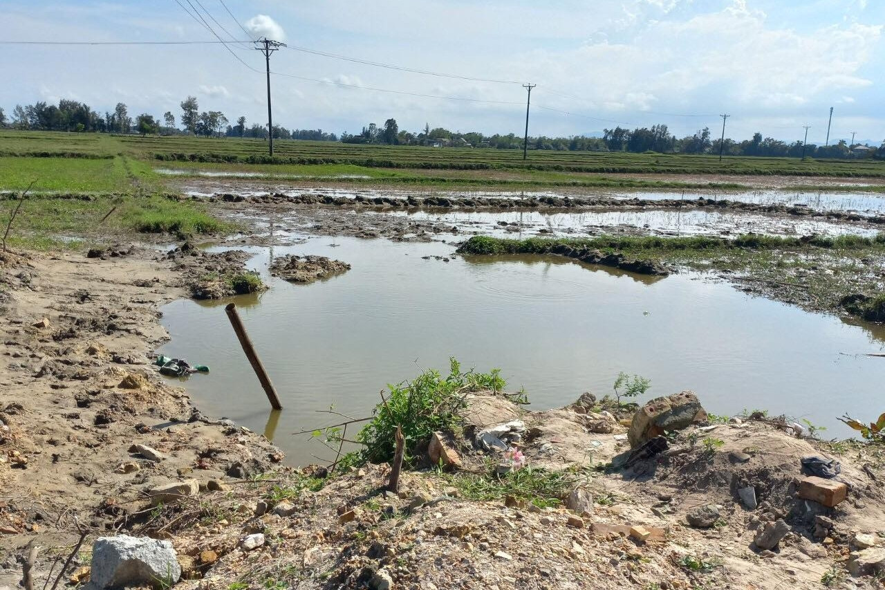 Thai phụ chết đuối vì rơi xuống hố nước ở Hà Tĩnh - Hình 1