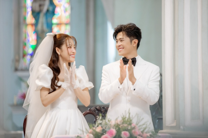 Trọn vẹn lễ hôn phối của Puka và Gin Tuấn Kiệt: Cặp đôi lộng lẫy giữa thánh đường, 1 sao Việt bật khóc sau 4 lần dự cưới - Hình 1
