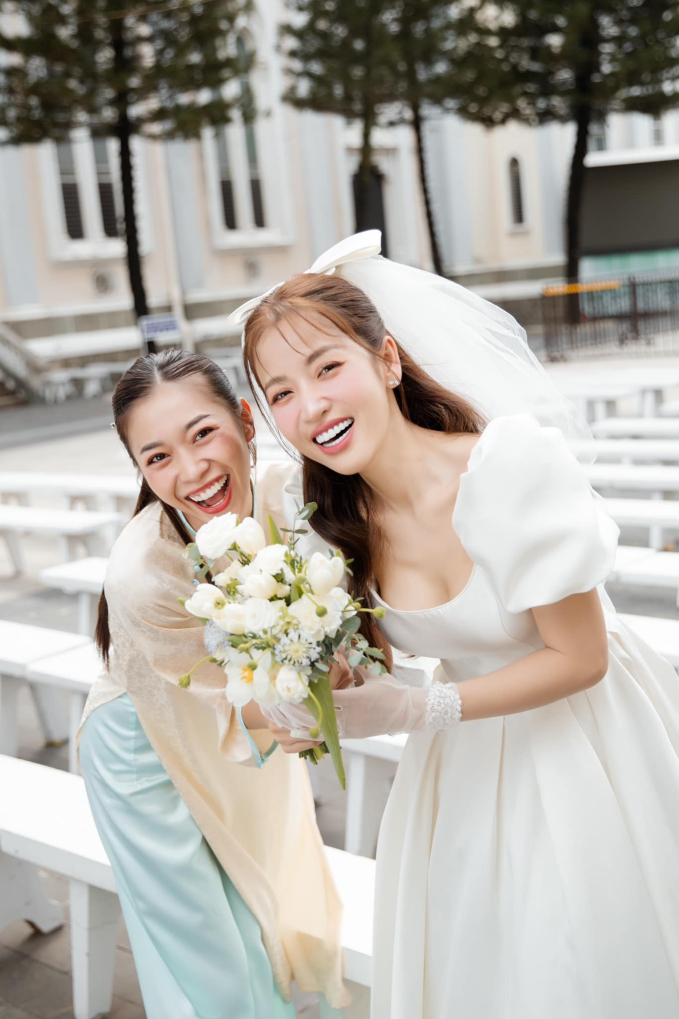 Trọn vẹn lễ hôn phối của Puka và Gin Tuấn Kiệt: Cặp đôi lộng lẫy giữa thánh đường, 1 sao Việt bật khóc sau 4 lần dự cưới - Hình 10