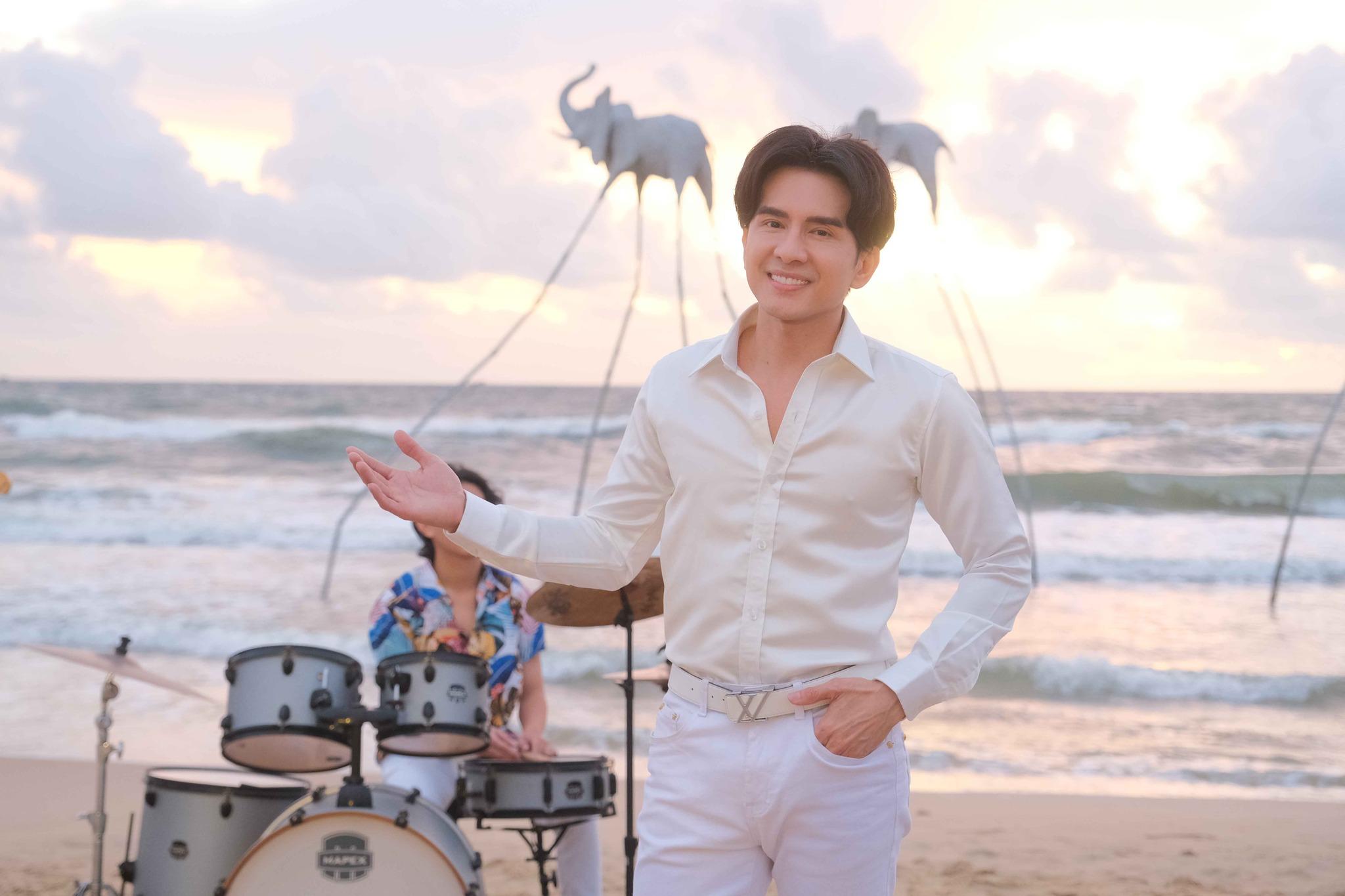 Đan Trường gặp biến căng, tai nạn bất ngờ làm móp đầu xe trên đất Mỹ, hoảng loạn cầu cứu cảnh sát - Hình 7
