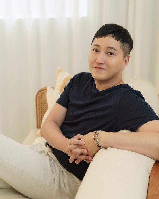 Kim Dae Myung: Bác sĩ khoa sản hướng nội trong Hospital Playlist, chuyện đời tư đầy bí ẩn - Hình 3
