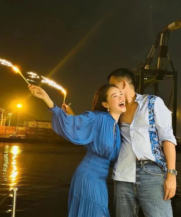 Minh Hằng khoe sắc vóc gợi cảm hậu sinh nở, nhưng lại nói một câu gây hoang mang? - Hình 4