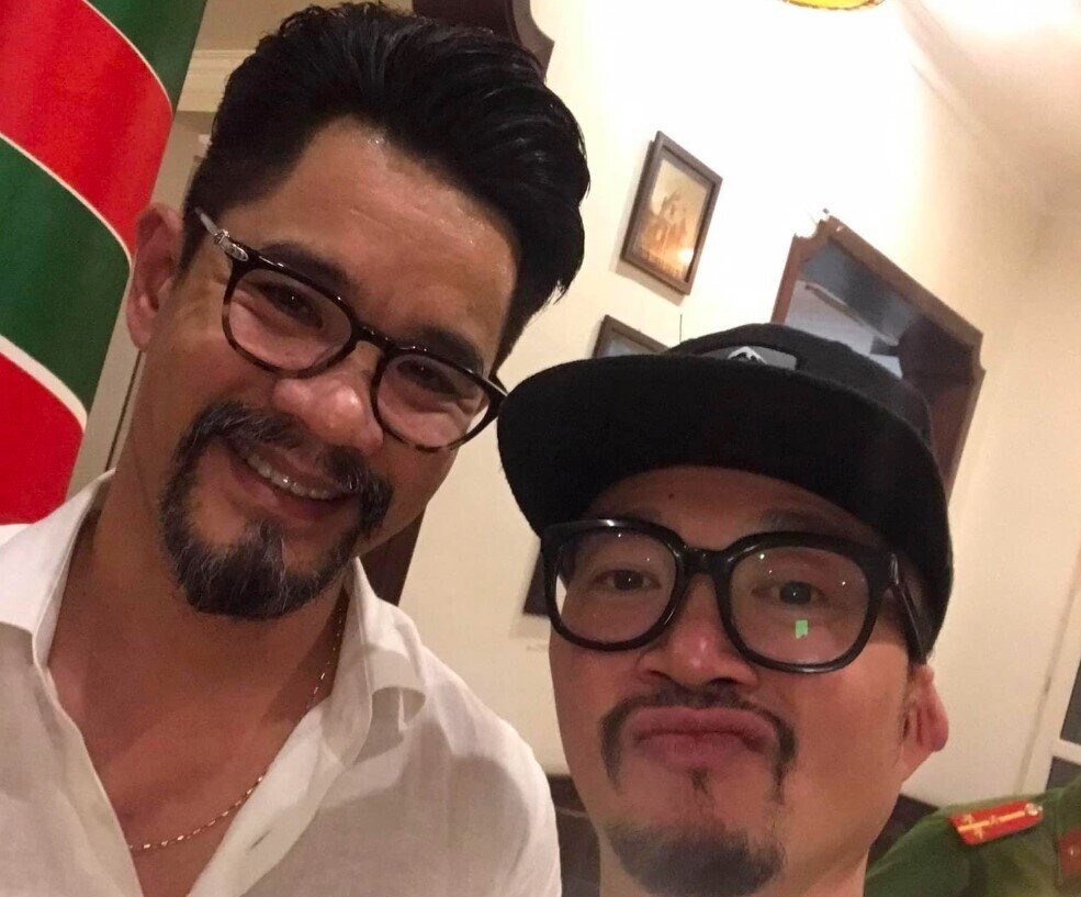 Thân thế bố vợ Đoàn Văn Hậu: Dân chơi Hiphop đình đám thời đầu, U50 bảnh bao như tài tử phim Hàn - Hình 3