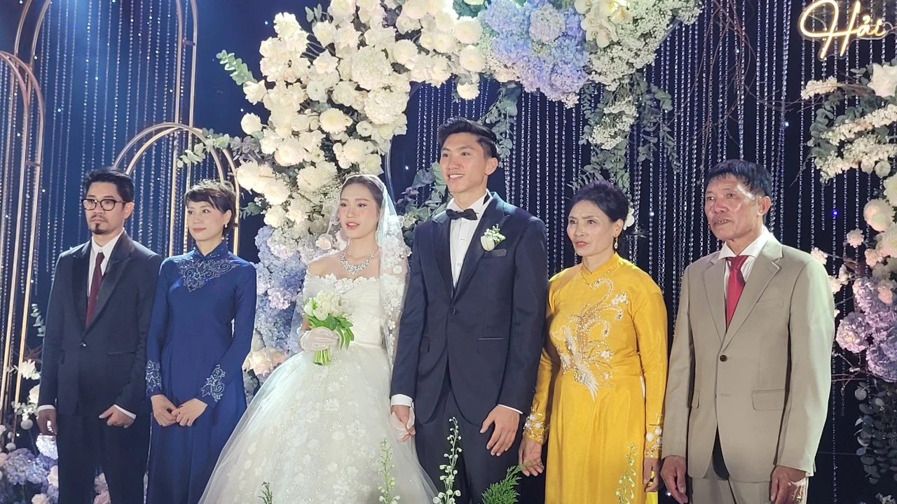 Đoàn Văn Hậu - Doãn Hải My vừa cưới đã vội đi chữa bệnh, gạt bỏ tuần trăng mật vì điều này - Hình 8