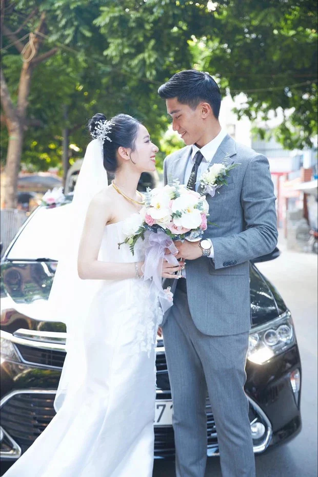 Đoàn Văn Hậu làm rình rang, 1 đồng đội cũ cưới cùng ngày nhưng gây xót xa vì chẳng ai ngó ngàng - Hình 1