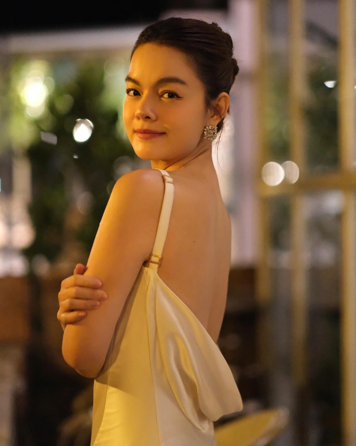 Phạm Quỳnh Anh lộ vòng 2 to bất thường, rộ tin đang mang bầu lần 4, chính chủ ra mặt đáp trả căng - Hình 1