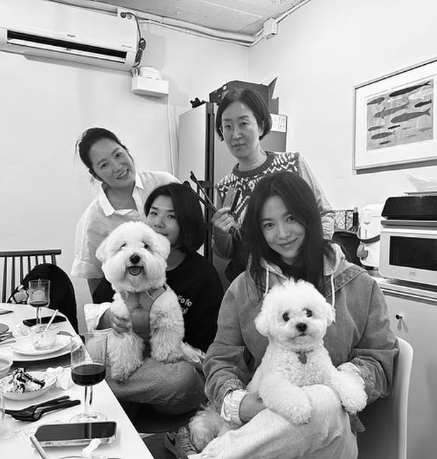 Song Hye Kyo kém sắc trong tiệc sinh nhật bạn thân, bị đàn em ngang nhiên vượt mặt tận 2 lần - Hình 1