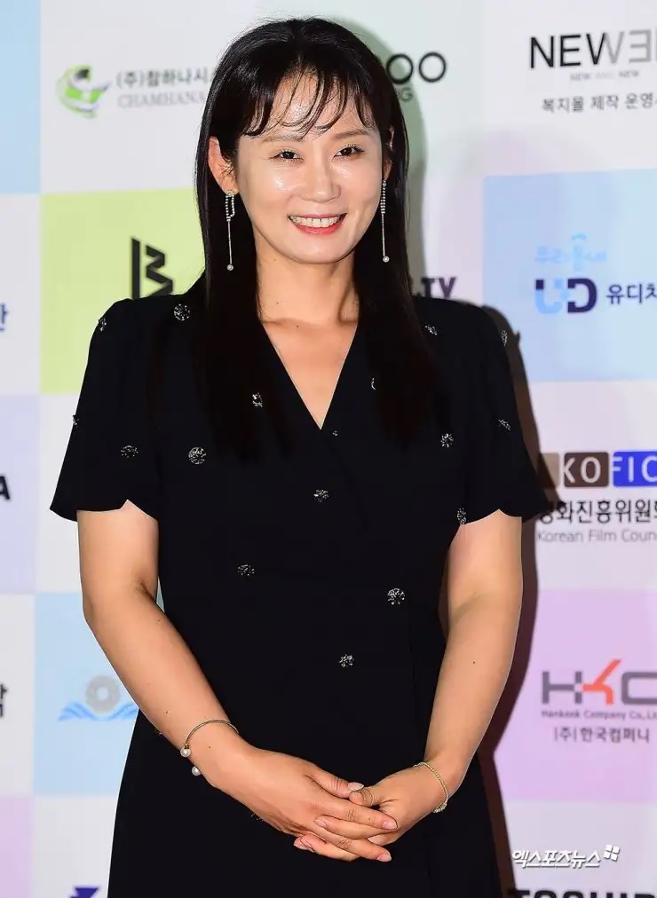 Kim Sun Young: Bà mẹ trẻ nhất khu phố Reply 1988, toàn đóng vai phụ nhưng vẫn nổi như cồn - Hình 5