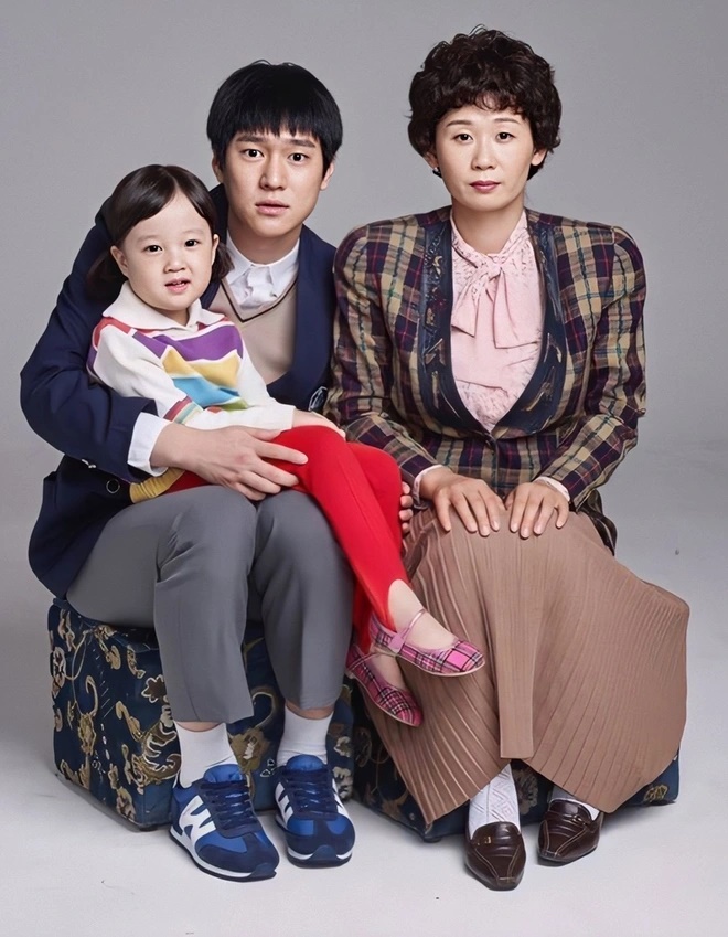 Kim Sun Young: Bà mẹ trẻ nhất khu phố Reply 1988, toàn đóng vai phụ nhưng vẫn nổi như cồn - Hình 2
