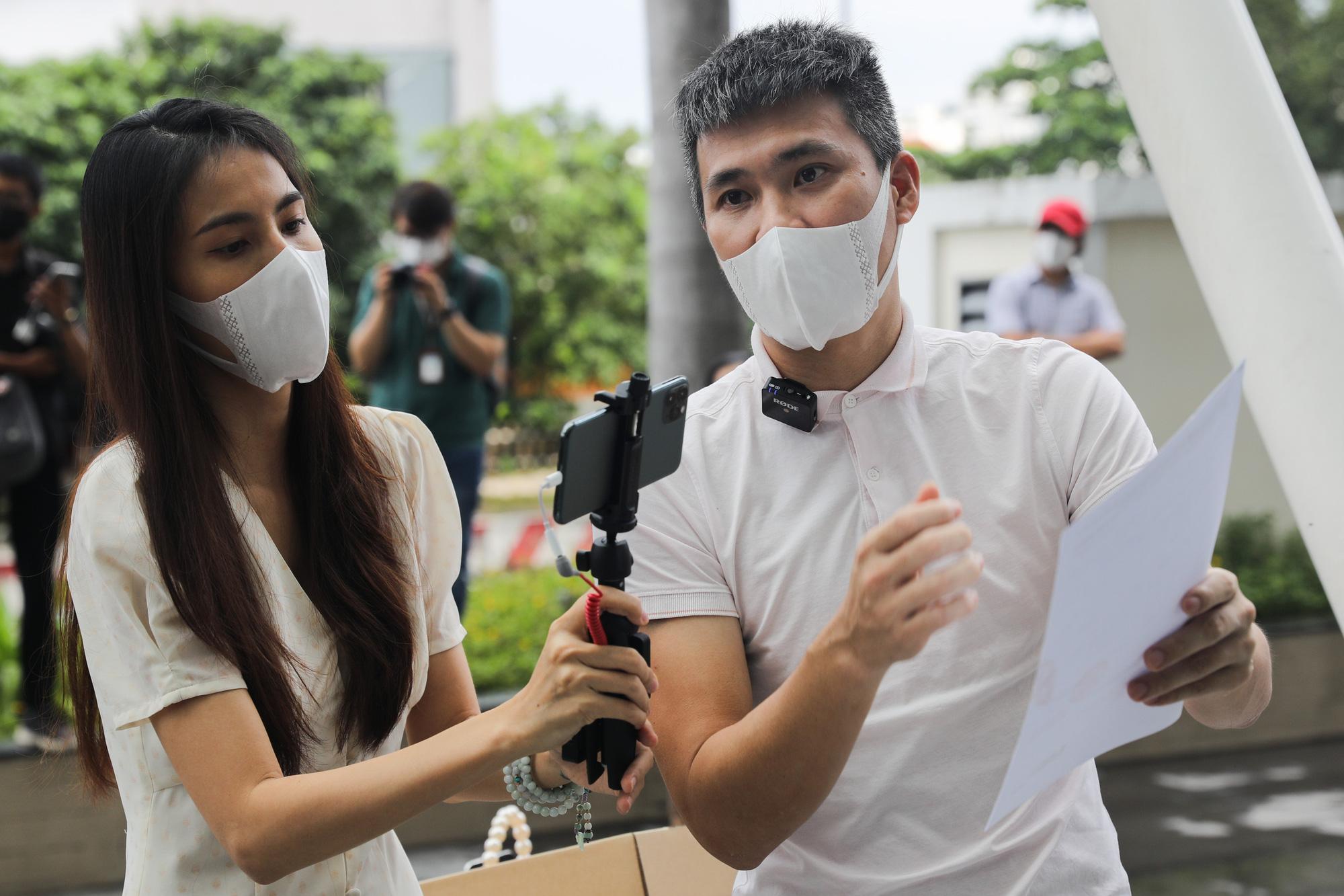 Thủy Tiên tuyên bố sẽ ngưng làm từ thiện, khẳng định bất nhiễm với gạch đá, không còn sợ chỉ trích - Hình 3