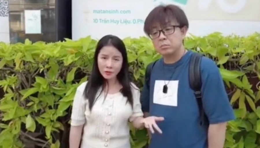 Bác sĩ trong vụ bà Nhân Vlog để lộ quá khứ muốn che giấu, Quỳnh Trần bị ném đá vì lấy con câu view - Hình 1