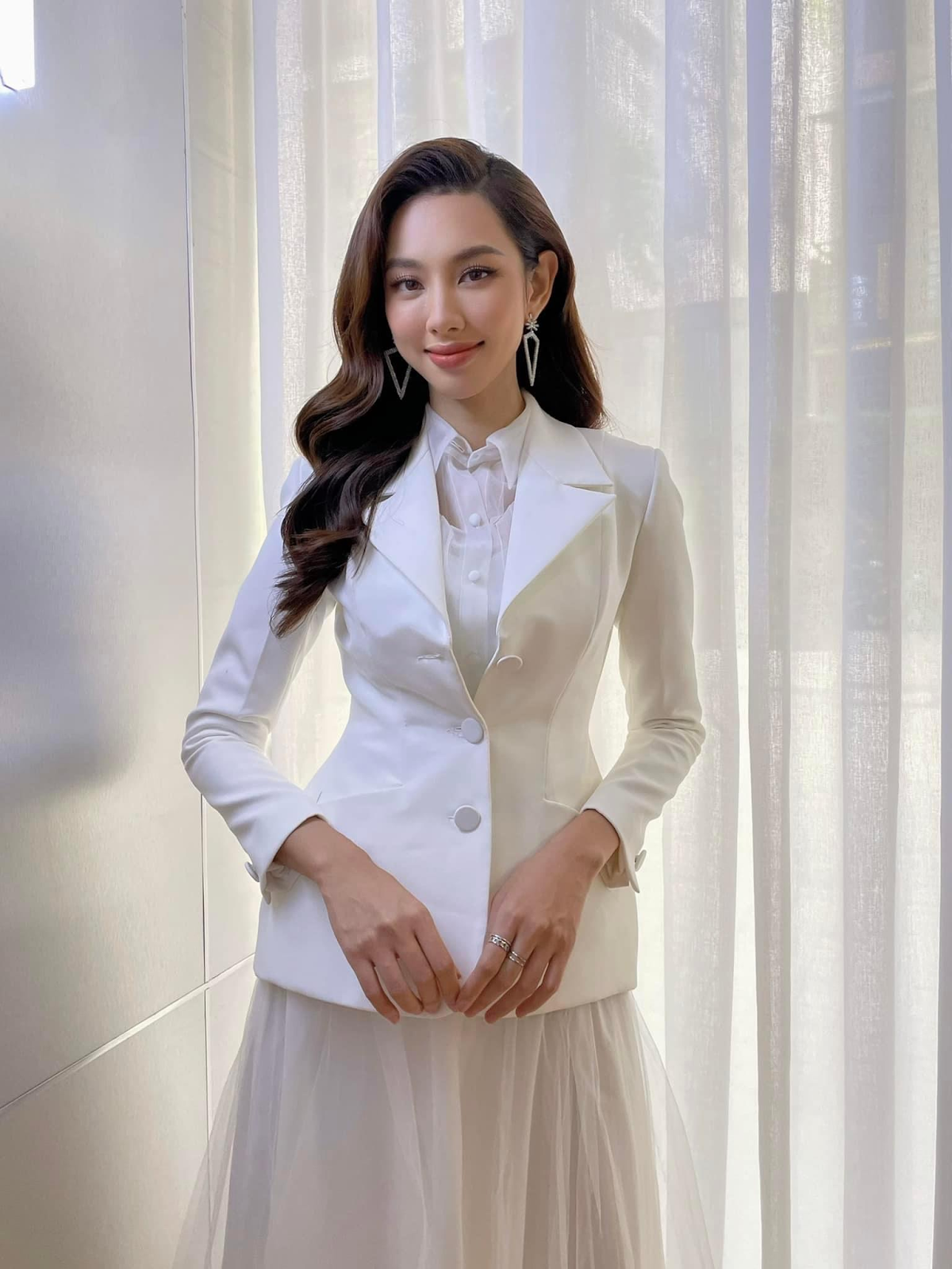 Hoa hậu Thùy Tiên lần đầu nói về lùm xùm xé giấy nợ, bị mỉa mai trong quá khứ - Hình 5