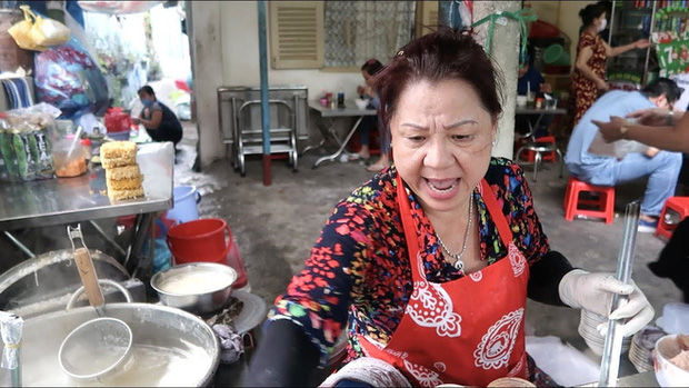 Bà Nhân Vlog đi review bún cô Huyền, chồng Nhật sợ xanh mặt, nhận xét 1 điều ai cũng đồng tình - Hình 1