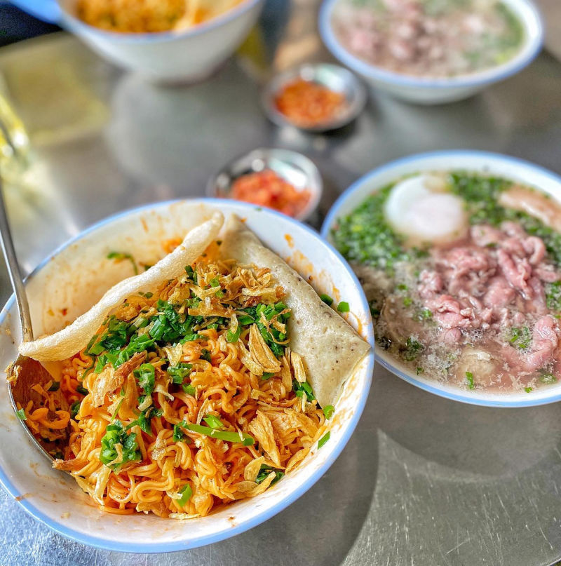 Bà Nhân Vlog đi review bún cô Huyền, chồng Nhật sợ xanh mặt, nhận xét 1 điều ai cũng đồng tình - Hình 2