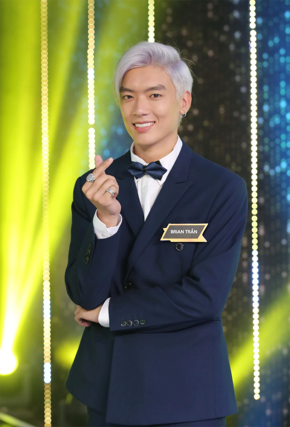 Brian Tran: The male celebrity had a chin surgery, was once entangled in rumors of being in love with Bao Anh, and is famous for his uncle-nephew love story - Photo 8