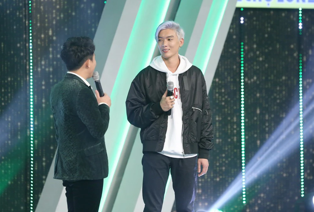Brian Tran: The male celebrity had a chin surgery, was once entangled in rumors of being in love with Bao Anh, and is famous for his uncle-nephew love story - Photo 7