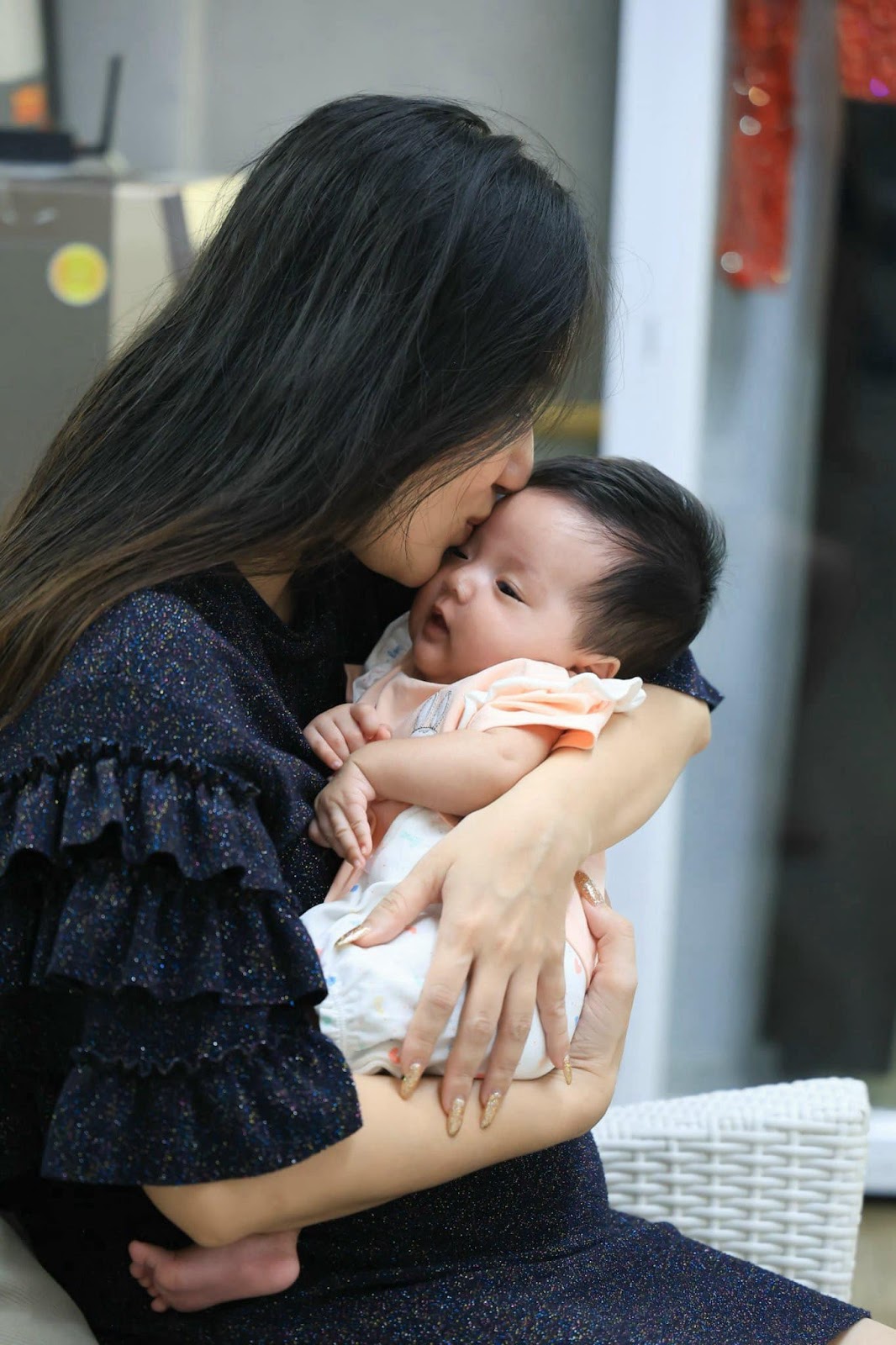 Con gái út nhà Khánh Thi - Phan Hiển mới 2 tháng tuổi đã gây sốt dân tình vì một điều? - Hình 3